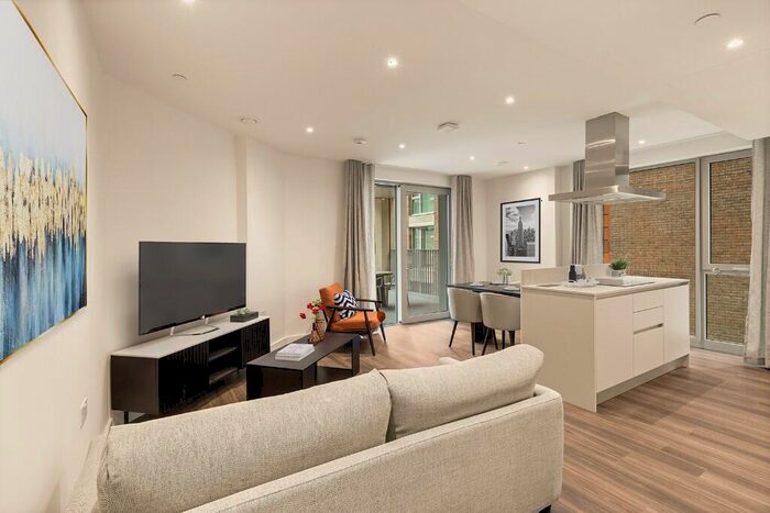 2 Bedroom Apartment To Rent In Nine Elms Lane, London, SW11