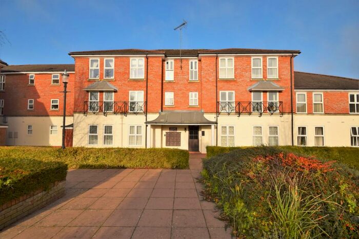 2 Bedroom Apartment To Rent In Morton Gardens, Rugby, CV21