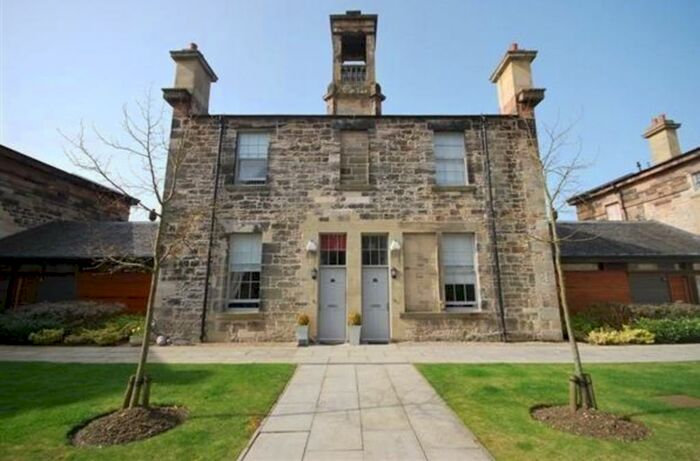 2 Bedroom Town House To Rent In Academy Place, Bathgate, EH48