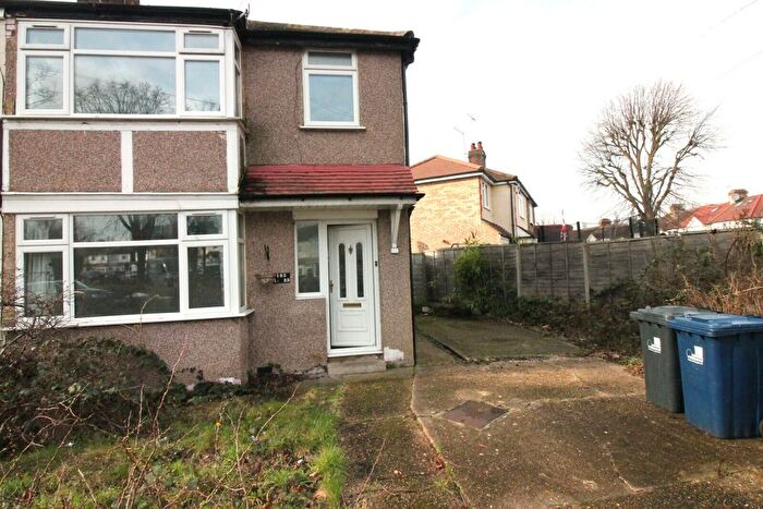 3 Bedroom End Terrace House For Sale In Lee Road, Perivale, Greenford, UB6