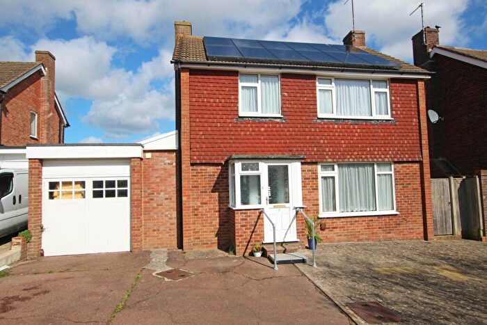 4 Bedroom Detached House For Sale In Branston Road, Eastbourne, BN22