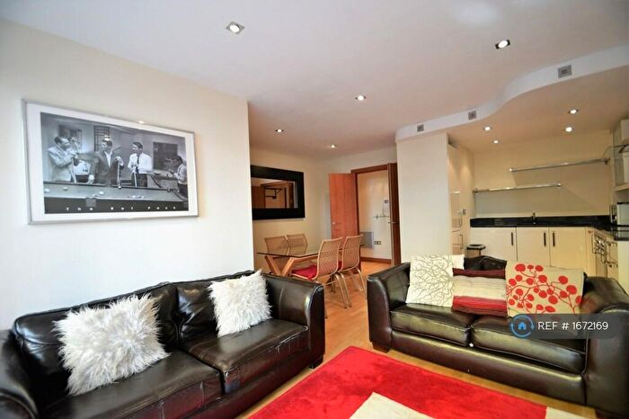 2 Bedroom Flat To Rent In Block Wharf, London, E14