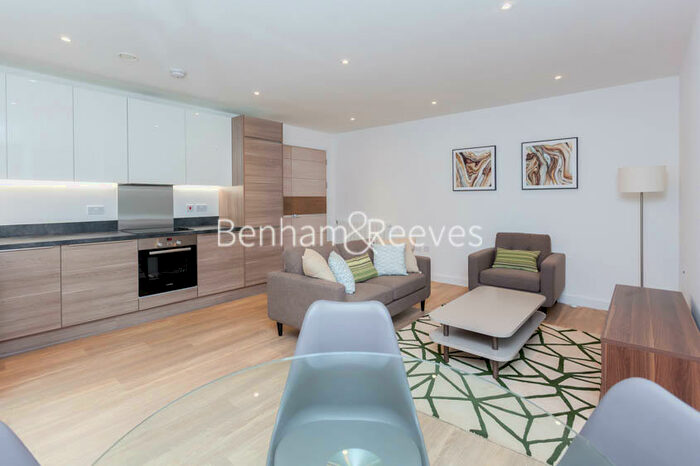 1 Bedroom Apartment To Rent In Ashton Reach, Surrey Quays, SE16