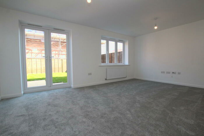 4 Bedroom End Of Terrace House To Rent In Rose Way, Edwalton, NG12