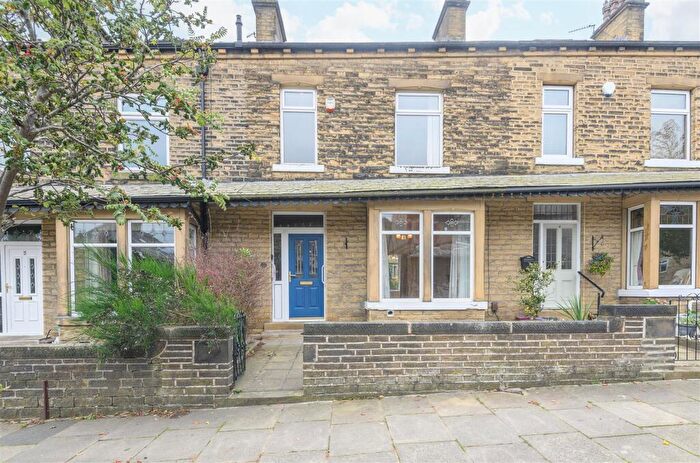 4 Bedroom Terraced House For Sale In , St. Ives Road, Skircoat Green, HX3
