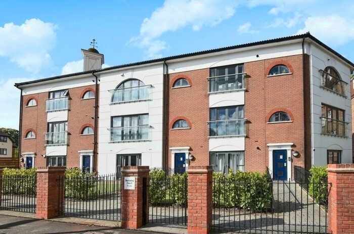 1 Bedroom Flat To Rent In Masons Hill Bromley, BR2