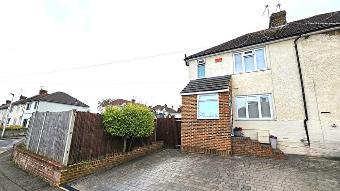 3 Bedroom Semi-detached House For Sale In Beech Road, Rochester, ME2