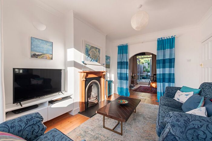 2 Bedroom Property For Sale In Red Lion Ln, Shooters Hill, SE18