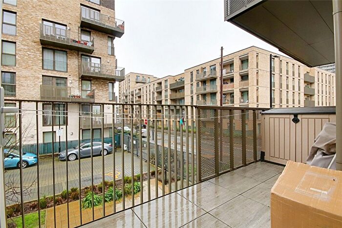 2 Bedroom Flat For Sale In Alma Road, Enfield, EN3