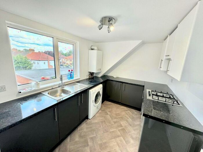 1 Bedroom Flat To Rent In Hornchurch Road, Hornchurch, RM11