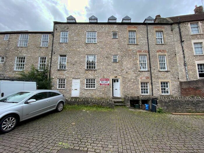 2 Bedroom Flat To Rent In The Old Coach House, Longbridge, Shepton Mallet, BA4