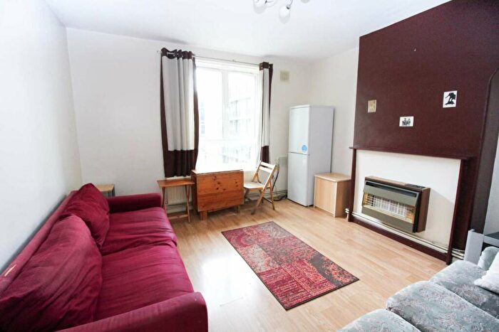 4 Bedroom Flat To Rent In Browning Street, Elephant And Castle, London, SE17