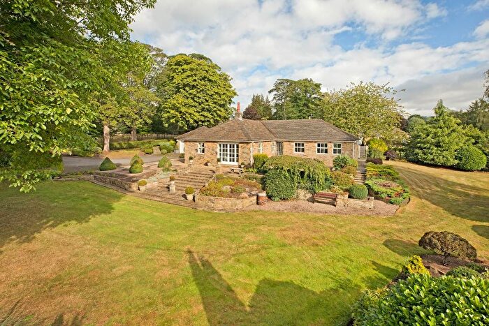 4 Bedroom Bungalow For Sale In Hallcroft Drive, Addingham, LS29