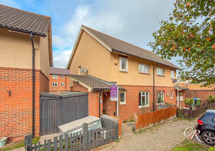 2 Bedroom Semi-Detached House For Sale In Hamlet Close, Cheltenham, GL51
