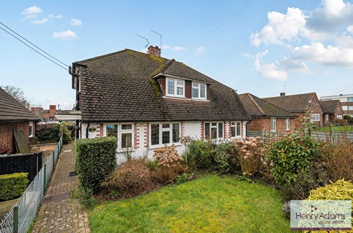 3 Bedroom Semi Detached House For Sale In Barham Road, Petersfield, GU32
