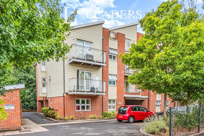 1 Bedroom Apartment To Rent In Tudorwood, Northlands Road, Southampton, SO15