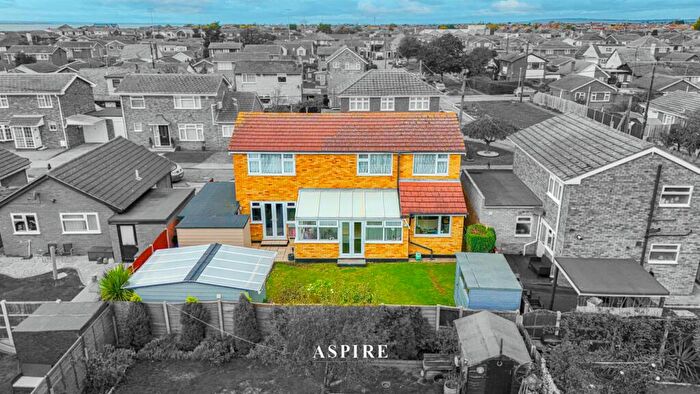 4 Bedroom Detached House For Sale In Zider Pass, Canvey Island, SS8