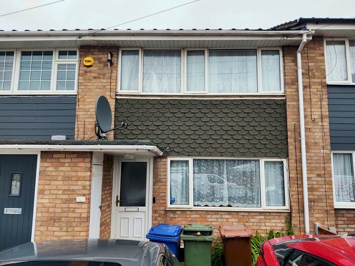 3 Bedroom Terraced House To Rent In Queen Elizabeth Drive, Corringham SS17
