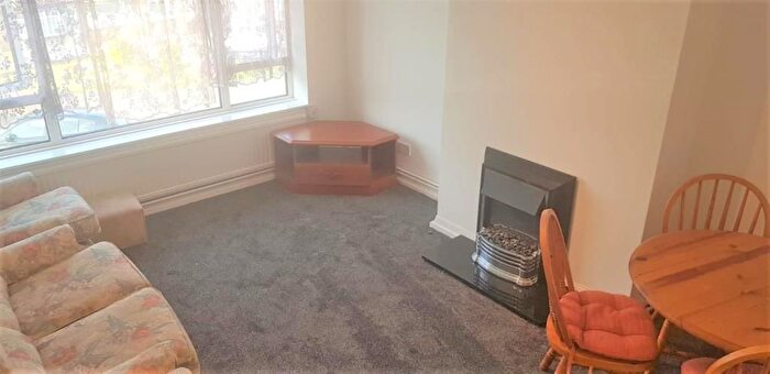 2 Bedroom Maisonette To Rent In Avon Close, Watford, WD25