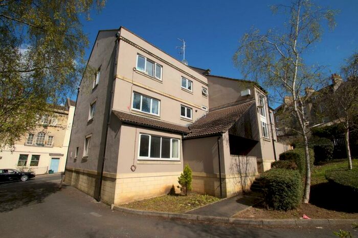 3 Bedroom Flat To Rent In Morford Street, BA1