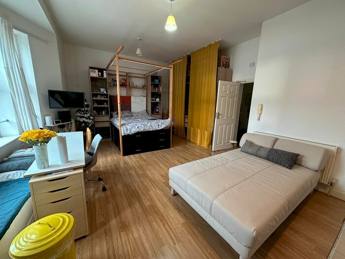 Studio To Rent In The Vale, London, W3