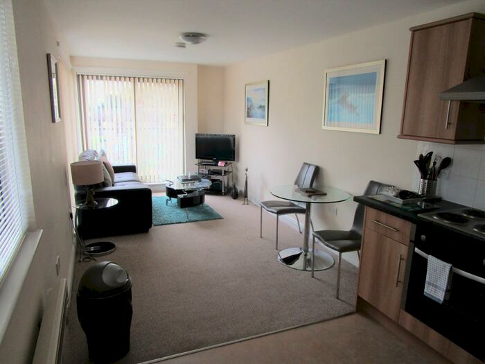 1 Bedroom Flat To Rent In Cotham Lawn Apartments, Cotham Lawn Road, Cotham, BS6