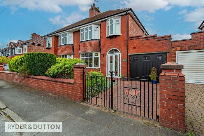 3 Bedroom Semi-Detached House For Sale In Elleray Road, Alkrington, Middleton, Manchester, M24