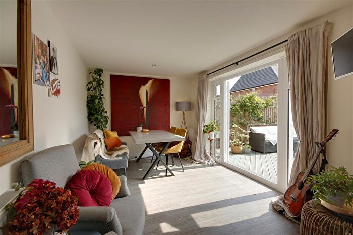 4 Bedroom Detached House For Sale In Greenfield Avenue, Hessle, HU13