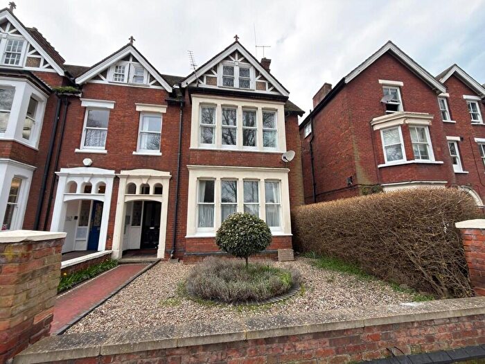 1 Bedroom Apartment To Rent In De Parys Avenue, Bedford, MK40