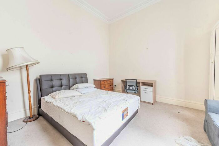 2 Bedroom Flat To Rent In Emperor's Gate, South Kensington, London, SW7