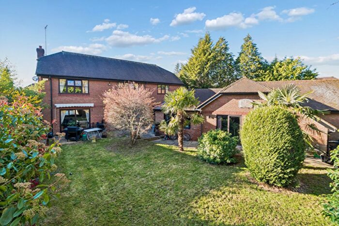 6 Bedroom Detached House For Sale In Collum Green Road, Farnham Common, Buckinghamshire, SL2