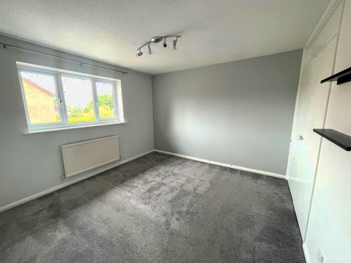 2 Bedroom Terraced House For Sale In Chatfield Drive, Guildford, GU4