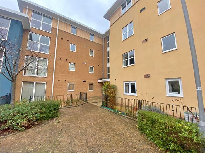 2 Bedroom Apartment To Rent In Richmond Court, Exeter, EX4