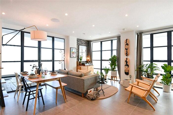 2 Bedroom Apartment For Sale In Bagel Factory, London, E9