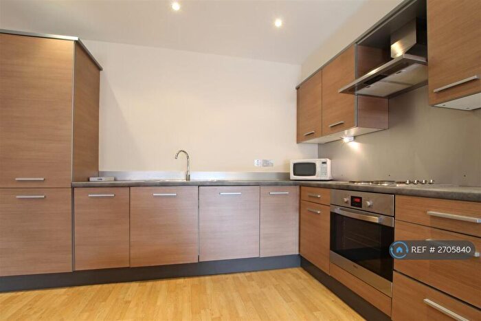 3 Bedroom Flat To Rent In Pandongate House, Newcastle Upon Tyne, NE1