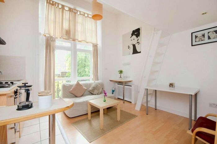 Studio To Rent In Penywern Road, Earls Court, London, SW5