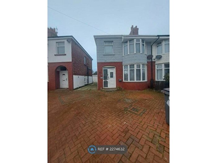 4 Bedroom Semi-Detached House To Rent In Sunny Bank Avenue, Blackpool, FY2