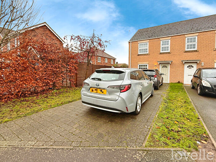 3 Bedroom Semi-Detached House For Sale In Post Mill Close, North Hykeham, LN6