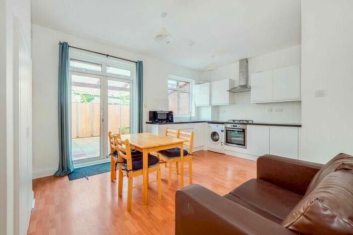 4 Bedroom Terraced House To Rent In Ashvale Road, London, SW17
