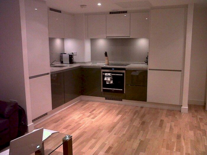 1 Bedroom Flat To Rent In Landmark Building, Marsh Wall, Marsh Wall, Canary Wharf, Westferry, London, E14