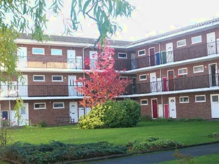 Flat To Rent In Alexandra Street, Maidstone, ME14