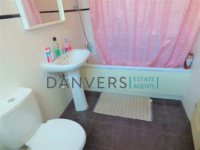 4 Bedroom Terraced House To Rent In Thirlmere Street, Leicester, LE2