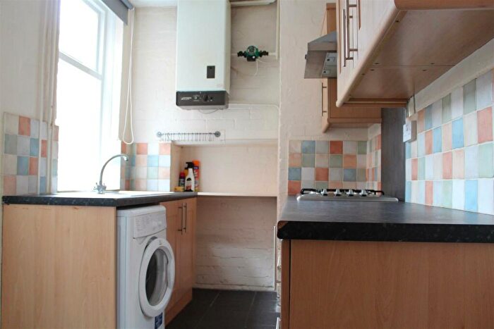 2 Bedroom Terraced House To Rent In Montague Road, Leicester, LE2