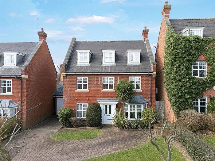 4 Bedroom Detached House To Rent In Hazel Lane, The Avenue, Repton Park, Woodford Green, Essex, IG6