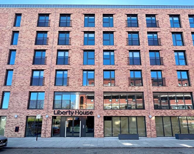 Studio To Rent In Archer Court, High Street, Feltham, TW13