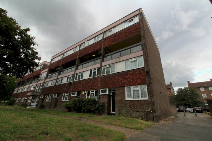 3 Bedroom Maisonette To Rent In John Wilson Street, Woolwich, SE18