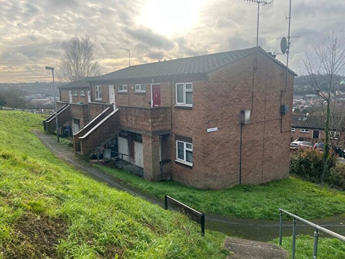 1 Bedroom Apartment For Sale In Cheviot Close, High Wycombe, Buckinghamshire, HP13