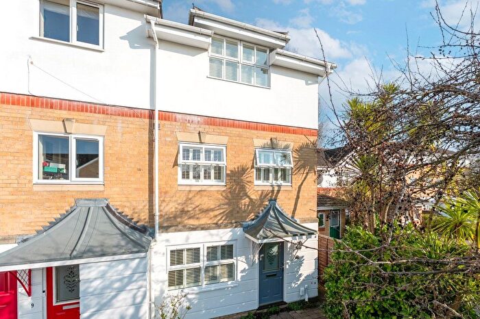 3 Bedroom End Terrace House For Sale In Nash Close, Sutton, SM1