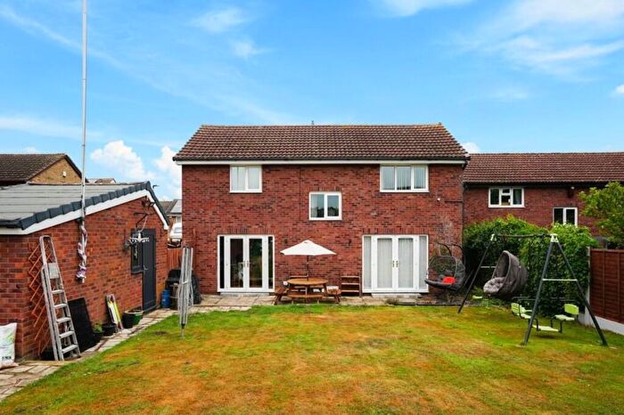4 Bedroom Detached House For Sale In Dunlin Close, Thorpe Hesley, Rotherham, S61