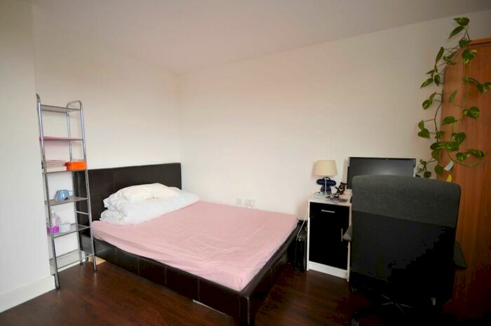 3 Bedroom Apartment To Rent In Venice Corte, Elmira Street, London, SE13